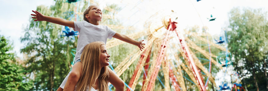 12 parcs d'attractions pour s'amuser en famille